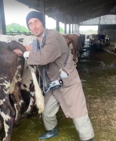 Clinique Veterinaire De La Hainaud Veterinaire A Ernee Julien Suivi Repro